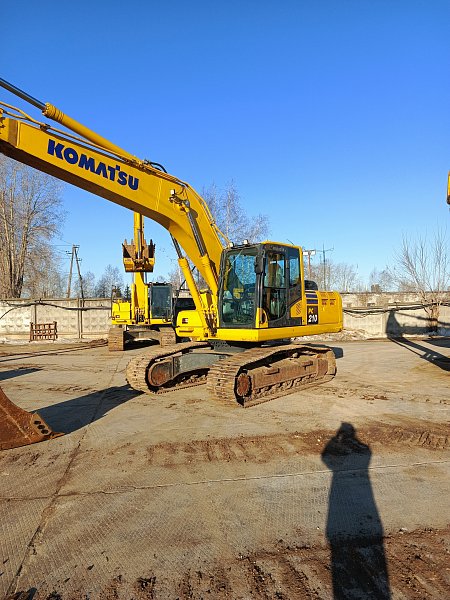 Гусеничный экскаватор Komatsu PC210-10M0 (DBCDR104)