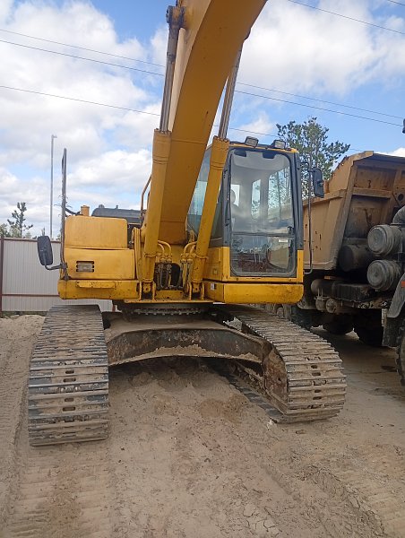 Гусеничный экскаватор Komatsu PC200-8M0 (358617)