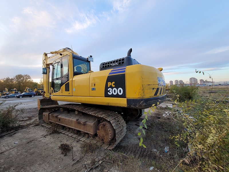 Гусеничный экскаватор Komatsu PC300-8M0 (82552)