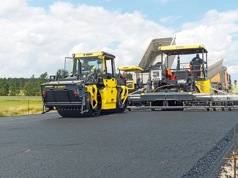 Асфальтоукладчик Bomag BF 300 C