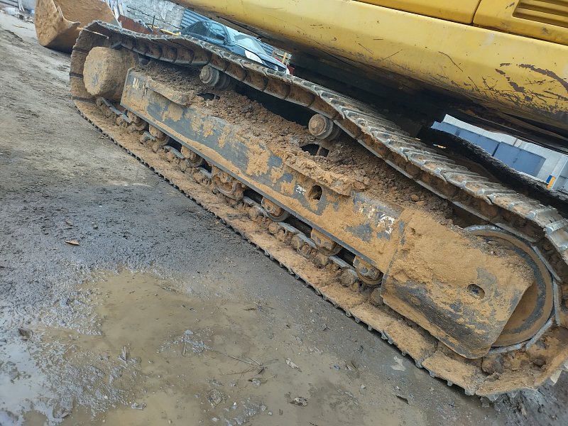 Гусеничный экскаватор Komatsu PC200-8 (Y201031)