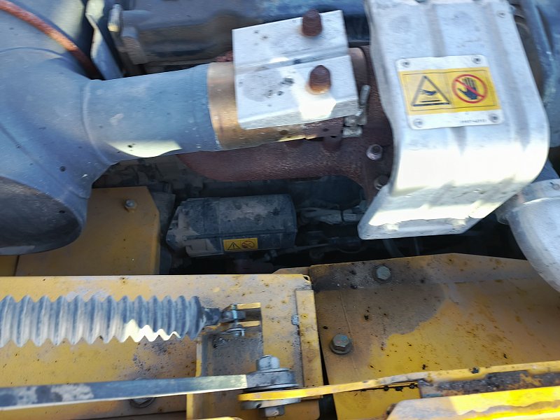 Гусеничный экскаватор Komatsu PC210-10M0 (DBCDR104)