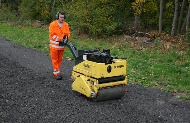 Сопровождаемый двухвальцовый виброкаток Bomag BW 65 H