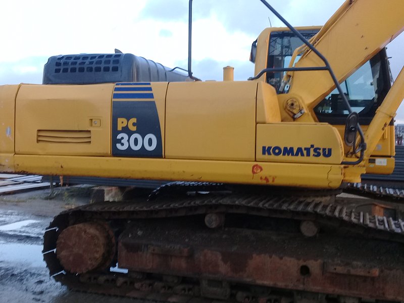 Гусеничный экскаватор Komatsu PC300-8 (64530)