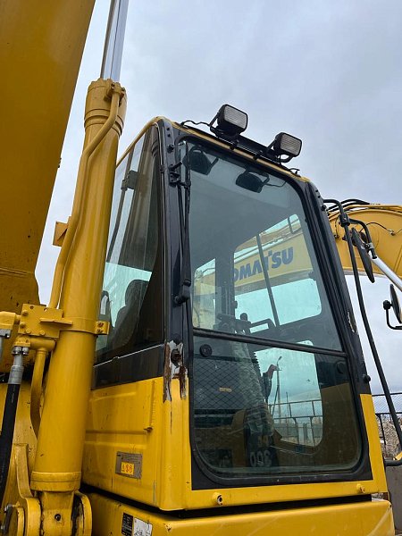 Гусеничный экскаватор Komatsu PC300-8M0 (Y301544)