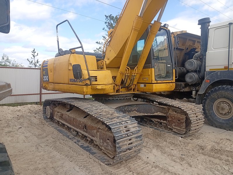 Гусеничный экскаватор Komatsu PC200-8M0 (358617)