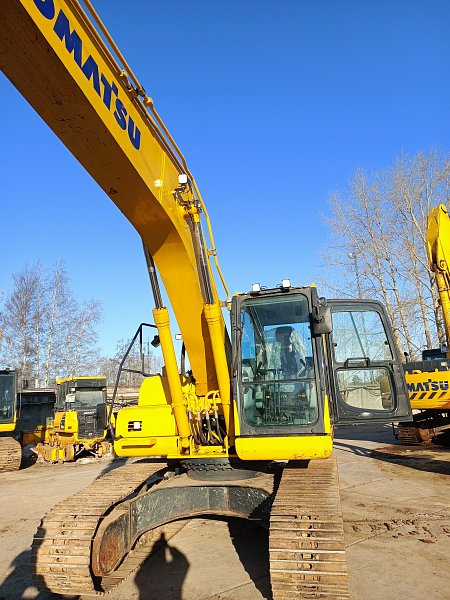 Гусеничный экскаватор Komatsu PC210-10M0 (DBCDR104)