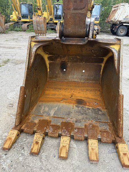 Гусеничный экскаватор Komatsu PC300-8M0 (Y301714)