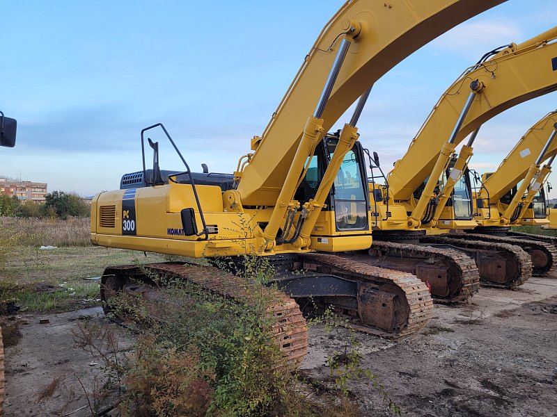 Гусеничный экскаватор Komatsu PC300-8M0 (DBBLR050)