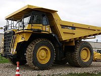 Самосвал Komatsu HD785-7 изображение 29