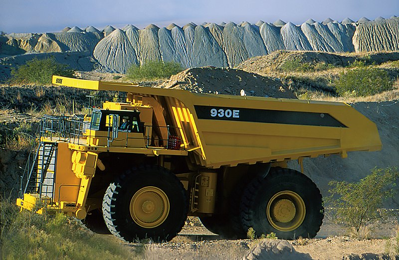 Самосвал Komatsu 930E-4