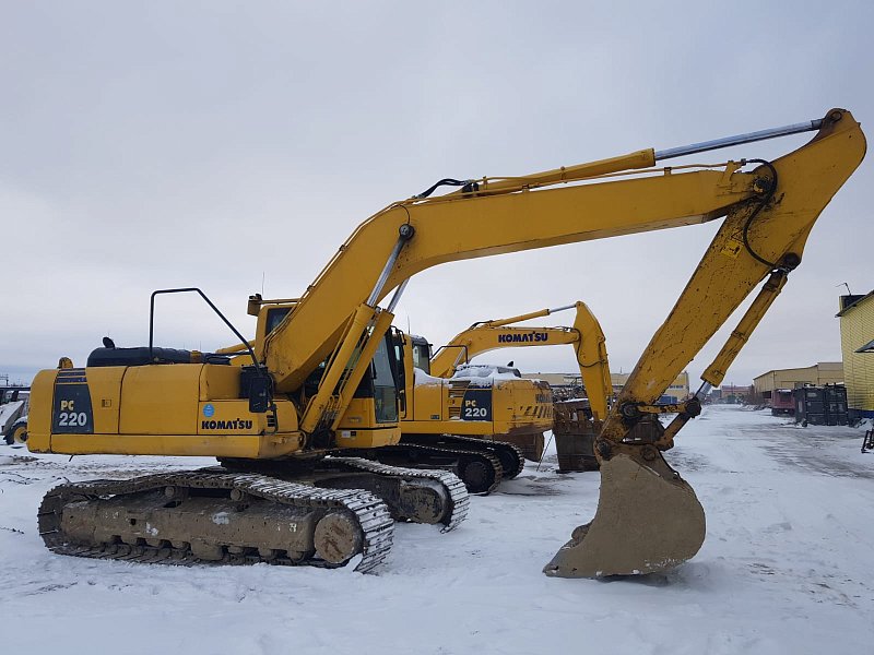 Гусеничный экскаватор Komatsu PC220-8M0 (85888)