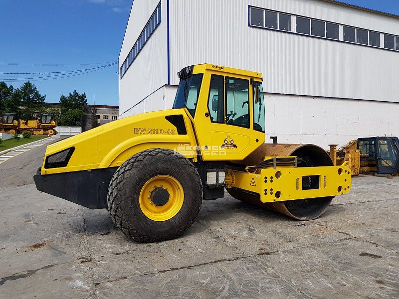 Грунтовый каток Bomag BW 211 D-40