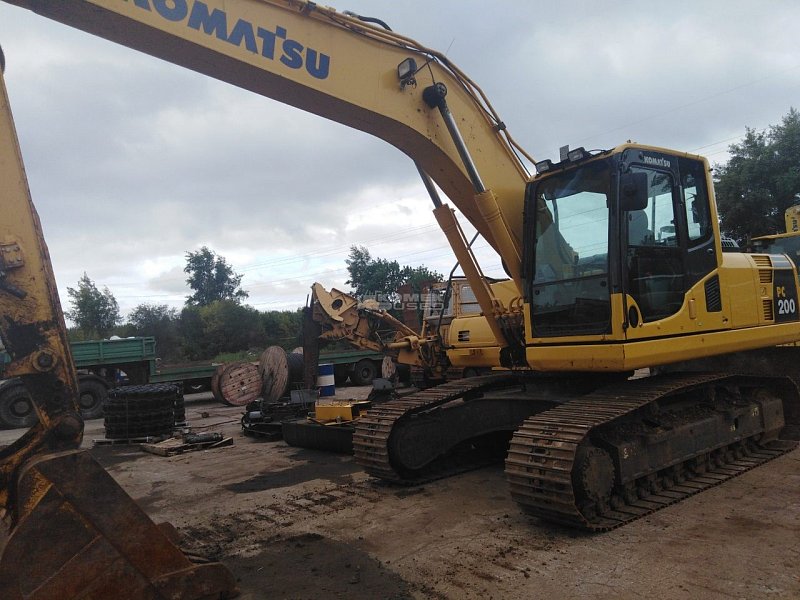 Гусеничный экскаватор Komatsu PC200-8M0 (Y201385)