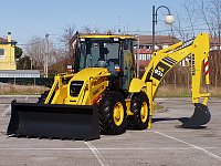 Экскаватор-погрузчик Komatsu WB93S-5