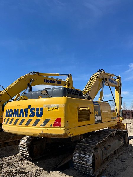 Гусеничный экскаватор Komatsu PC300-8M0 (Y301669)