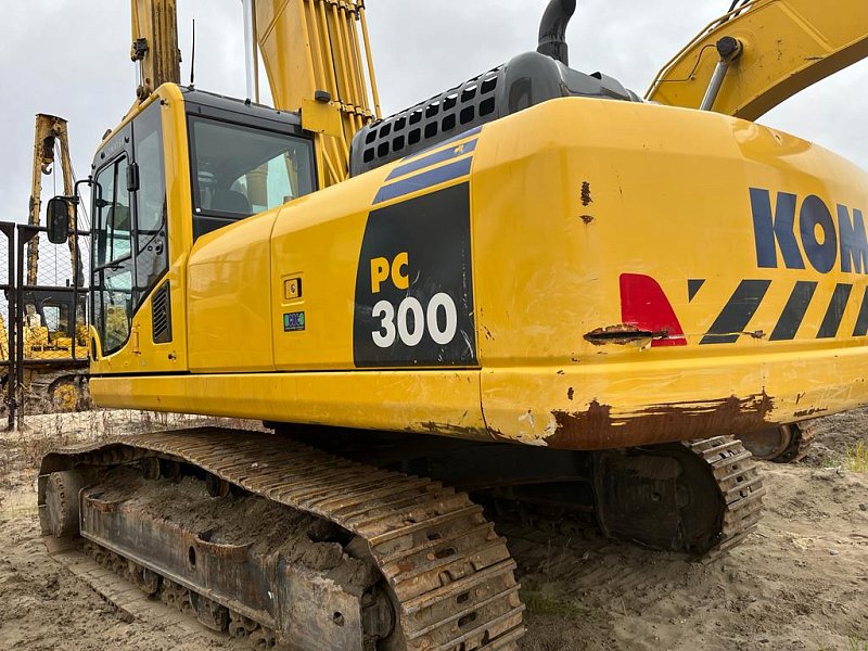 Гусеничный экскаватор Komatsu PC300-8M0 (Y301544)