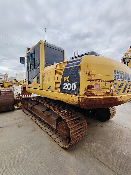 Гусеничный экскаватор Komatsu PC200-8M0 (Y201656)