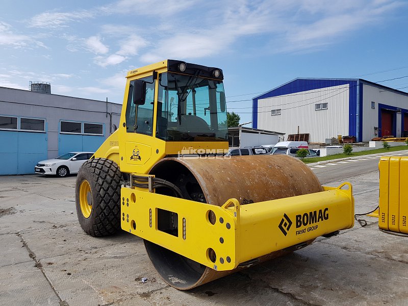 Грунтовый каток Bomag BW 211 D-40