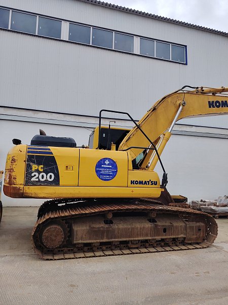 Гусеничный экскаватор Komatsu PC200-8M0 (Y201656)