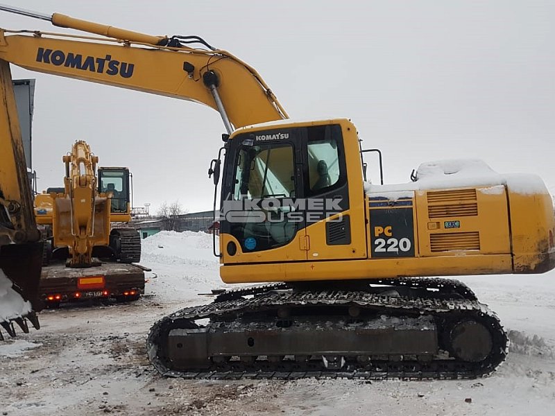 Гусеничный экскаватор Komatsu PC220-8M0 (Y221313)