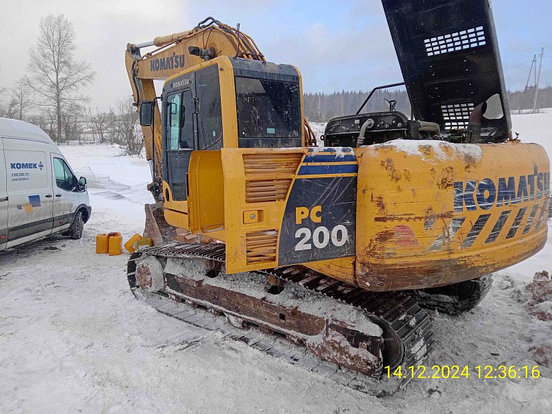 Гусеничный экскаватор Komatsu PC200-8M0 (Y201656)