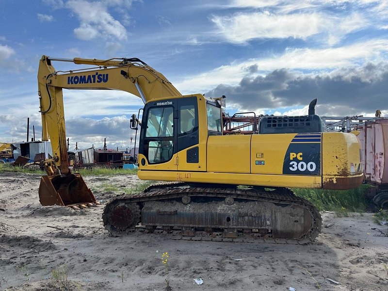 Гусеничный экскаватор Komatsu PC300-8M0 (DBBLR053)