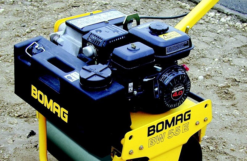 Сопровождаемый одновальцовый виброкаток Bomag BW 55 E