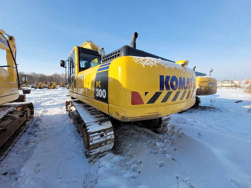Гусеничный экскаватор Komatsu PC300-8M0 (DBBLR045)