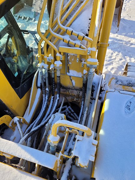 Гусеничный экскаватор Komatsu PC300-8M0 (DBBLR045)