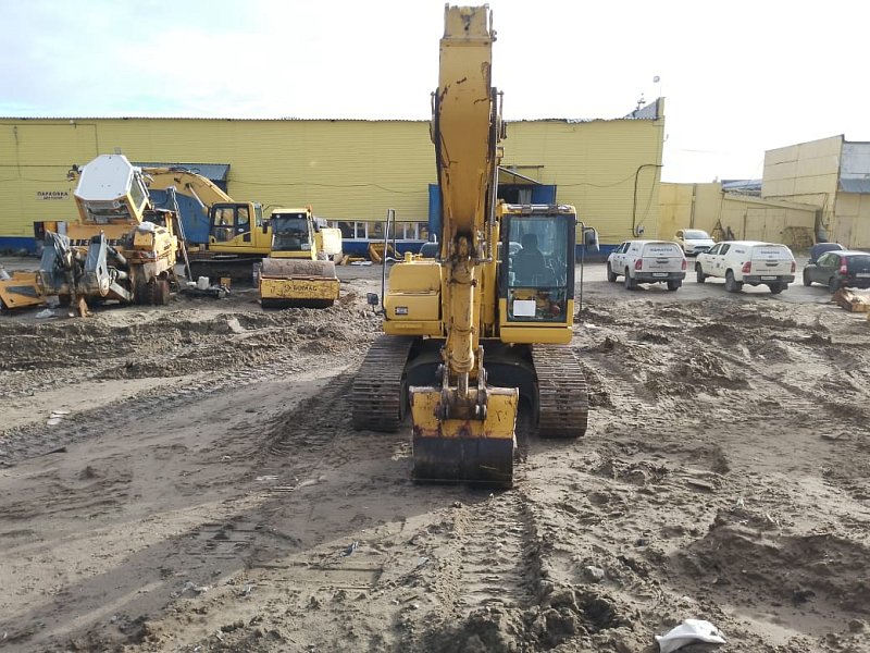 Гусеничный экскаватор Komatsu PC220-8 (85893)