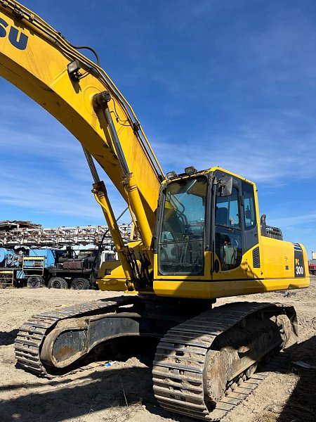 Гусеничный экскаватор Komatsu PC300-8M0 (Y301690)