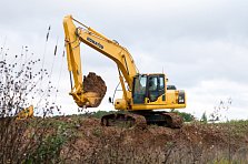 Гусеничный экскаватор Komatsu PC200-8M0 / PC200LC-8M0 изображение 1