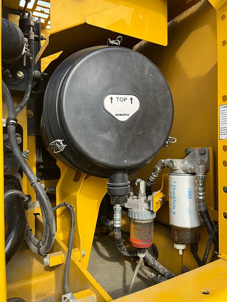 Гусеничный экскаватор Komatsu PC300-8M0 (DBBLR053)