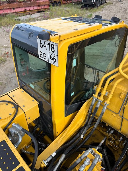 Гусеничный экскаватор Komatsu PC300-8M0 (DBBLR053)