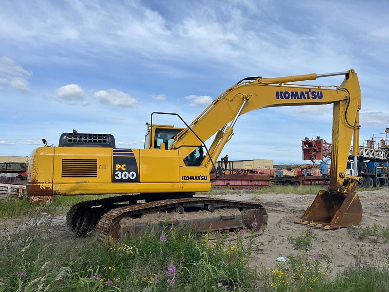Гусеничный экскаватор Komatsu PC300-8M0 (DBBLR053)