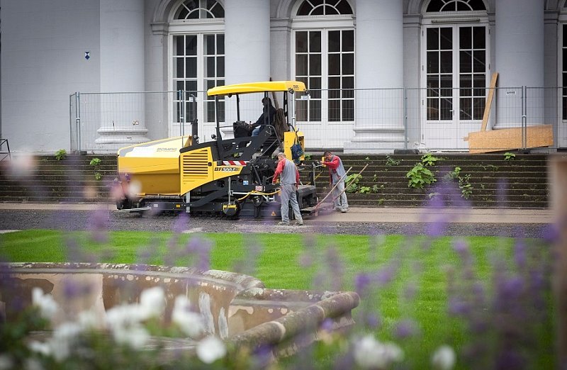 Асфальтоукладчик Bomag BF 300 C