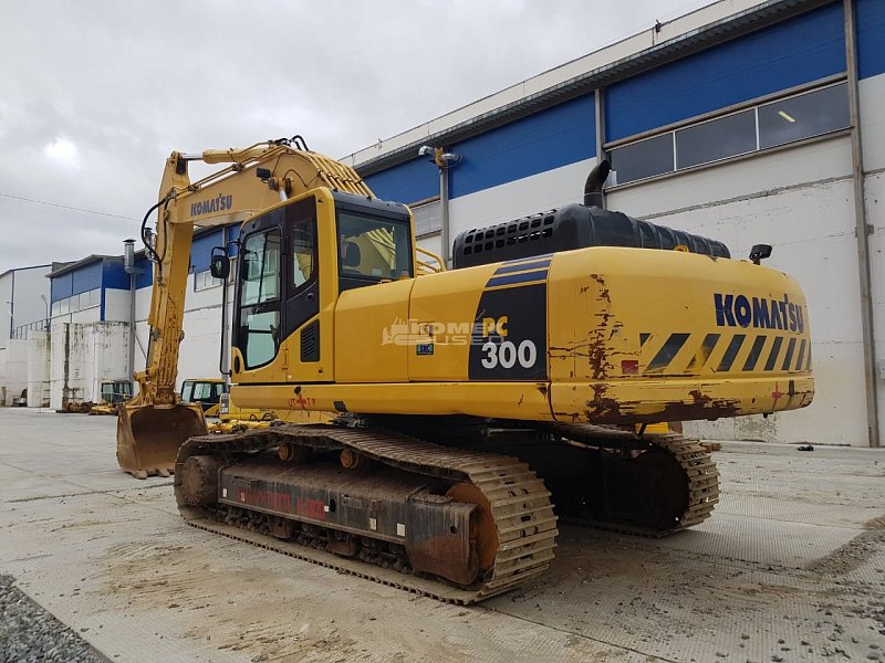 Гусеничный экскаватор Komatsu PC300-8 (Y300114)