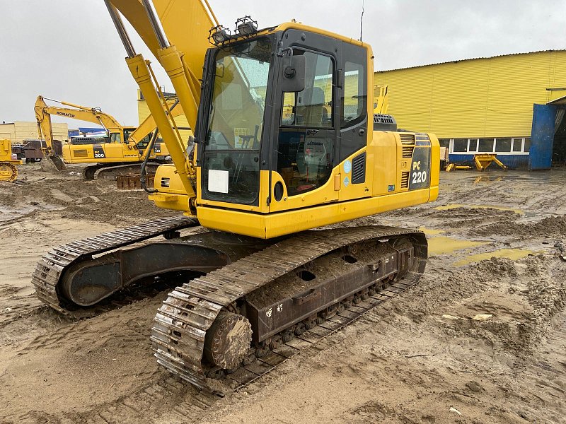 Гусеничный экскаватор Komatsu PC220-8 (85893)
