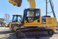 Гусеничный экскаватор Komatsu PC220-8M0
