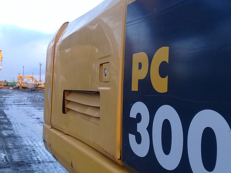 Гусеничный экскаватор Komatsu PC300-8 (64530)