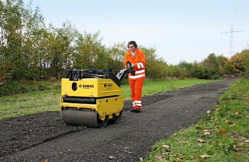 Сопровождаемый двухвальцовый виброкаток Bomag BW 65 H