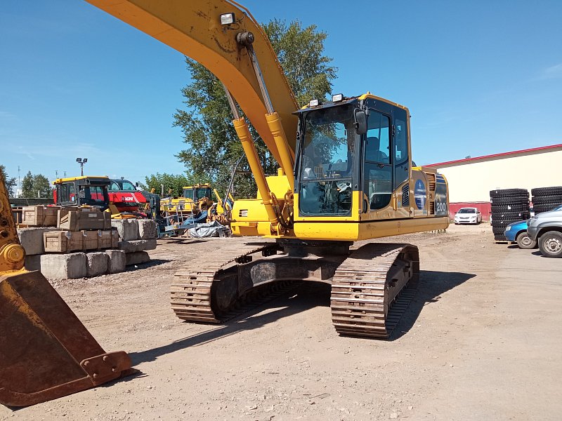 Гусеничный экскаватор Komatsu PC200-8 (358521)