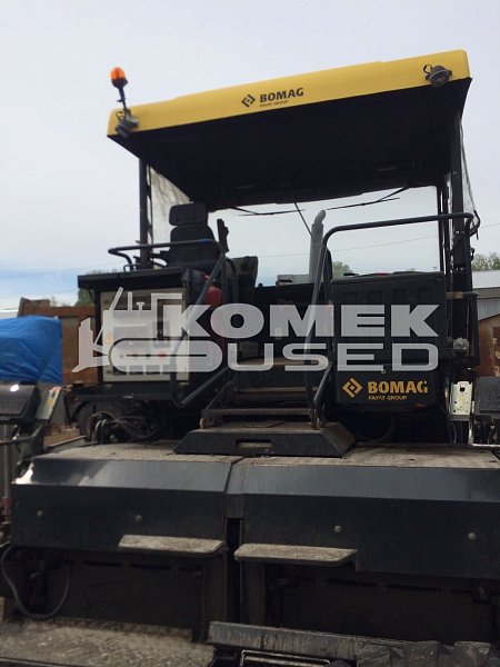 Асфальтоукладчик Bomag BF 800 C