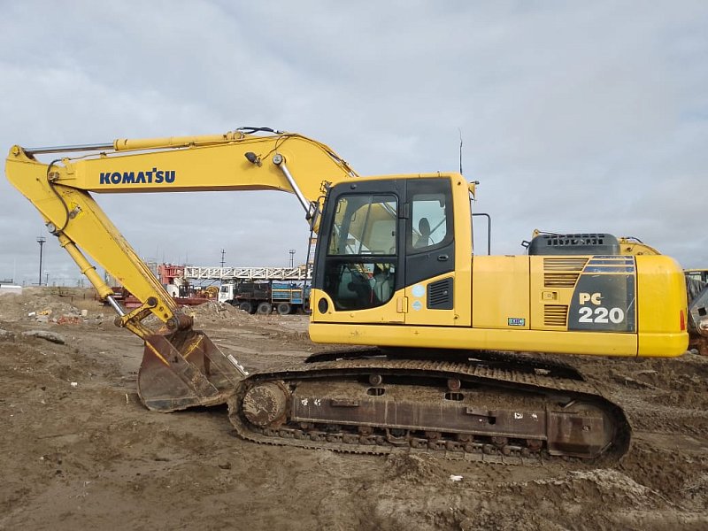 Гусеничный экскаватор Komatsu PC220-8 (85893)