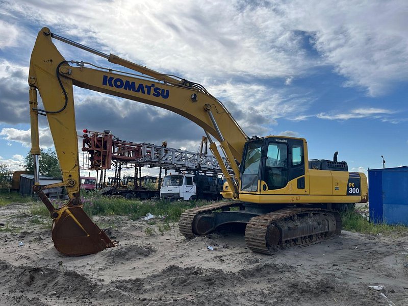 Гусеничный экскаватор Komatsu PC300-8M0 (DBBLR053)