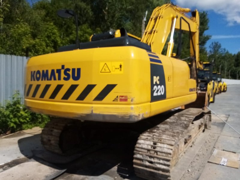 Гусеничный экскаватор Komatsu PC220-8 (85864)