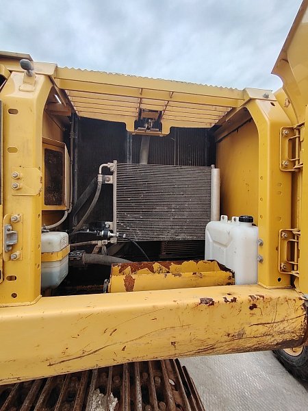 Гусеничный экскаватор Komatsu PC200-8M0 (Y201656)