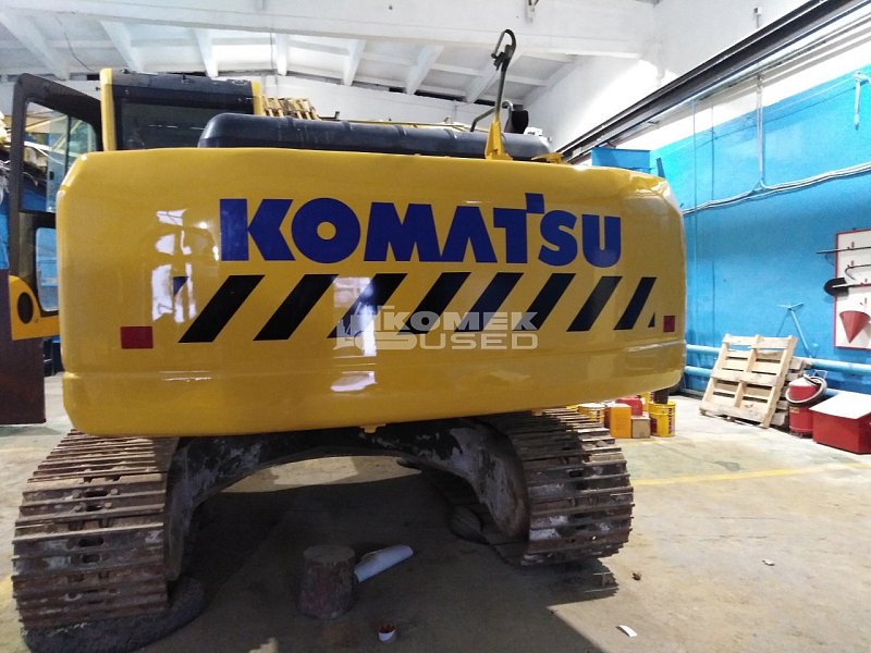 Гусеничный экскаватор Komatsu PC220-8 (Y220156)