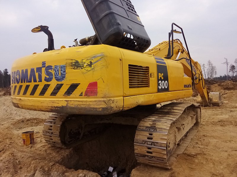 Гусеничный экскаватор Komatsu PC300-8M0 (Y301585)